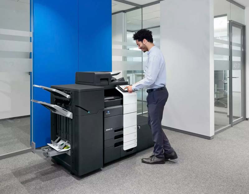 Características Bizhub C251i